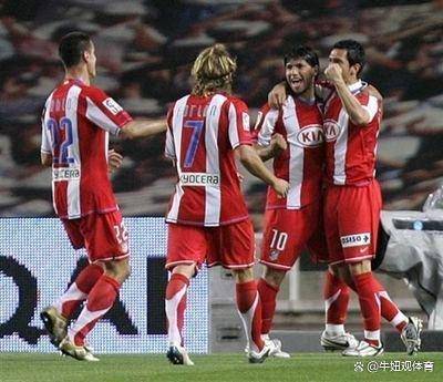 炸裂！小西蒙尼凌空斩，马竞2-0贝蒂斯距前二仅3分